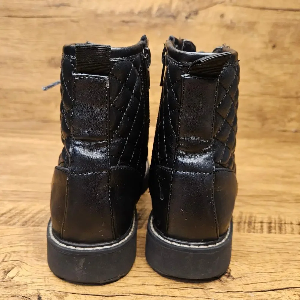 Steve madden Jbetty black quilted size zip.combay boots size 1 kids youth